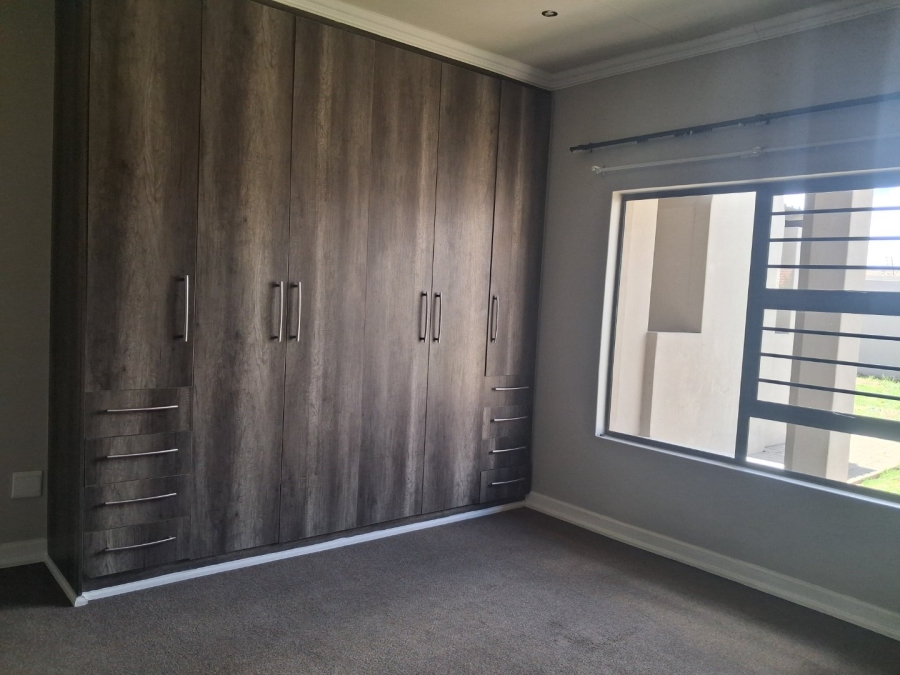 To Let 3 Bedroom Property for Rent in Hillside Free State